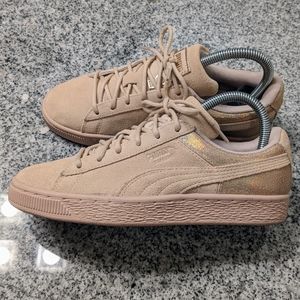 Puma Classics with holographic detail